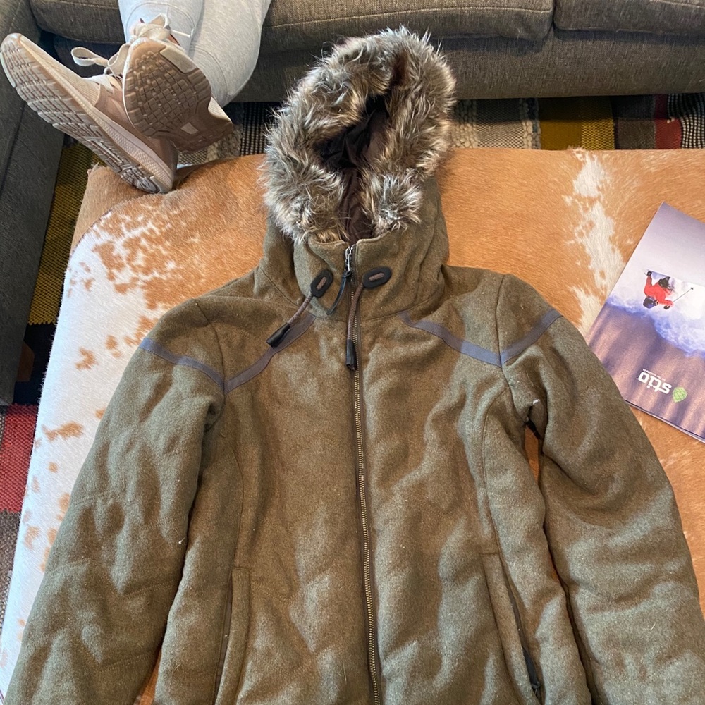 Women's Calla Jacket (cargo Green) Coat